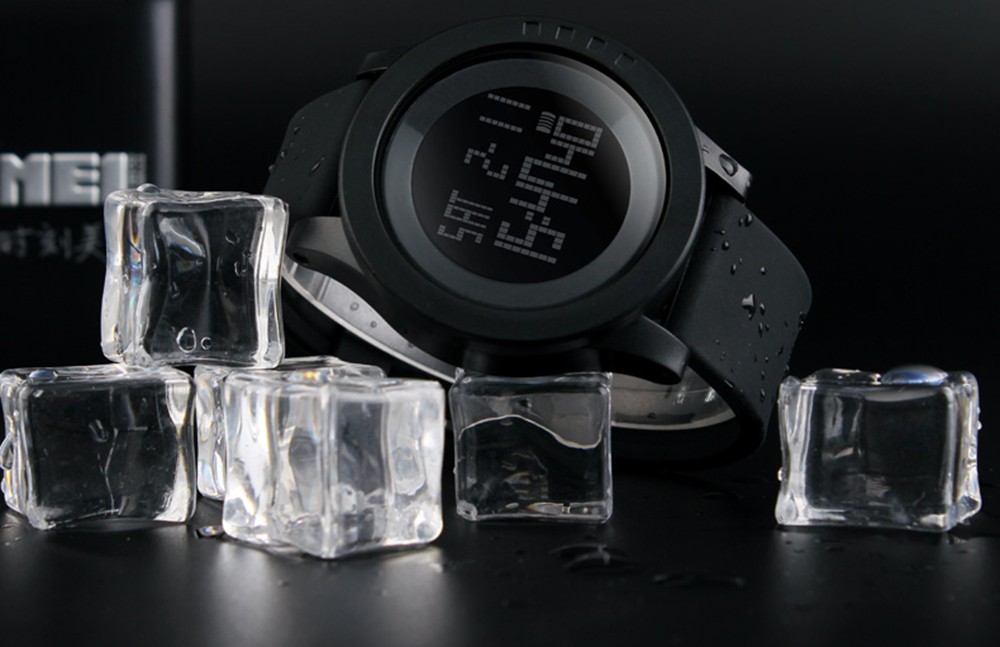 SKMEI 1142 Male Sport LED Digital Watch Water Resistance Wristwatch